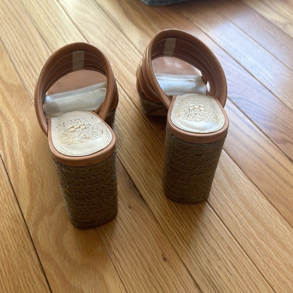 Vince Camuto tan heeled sandals - Picture 3 of 4